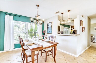 Open Dining Area with Kitchen Pass-Through, Full o
