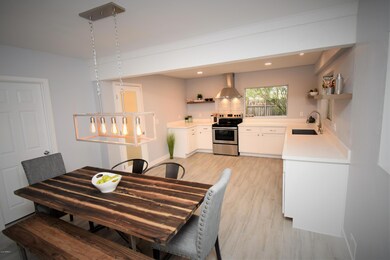 Dining & Kitchen