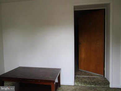 709 Andrews Ave, Darby, PA 19023 - photo 5