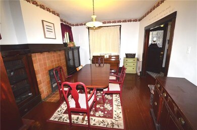 ANOTHER VIEWOF THE DINING ROOM.