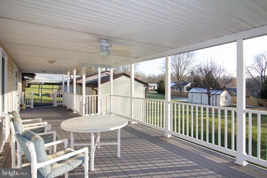 303 Chelsea Ct, Sykesville, MD 21784 - photo 5