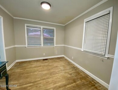 Hardwood Floors - DR