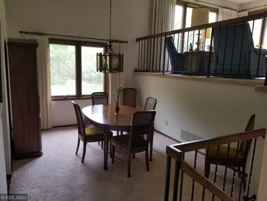 20190517_095824_001.jpg dining room.jpg