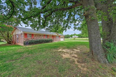 1187 Desvoignes Rd, Denison, TX 75021 - photo 2