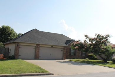 816 E Roubidoux St, Nixa, MO 65714 - photo 7