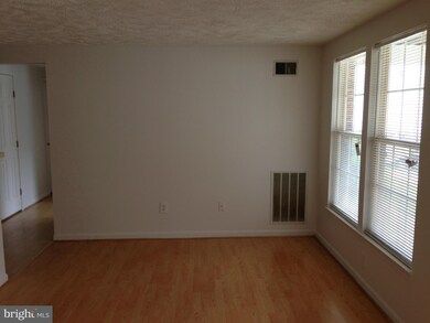 3560 Sherbrooke Cir unit 104, Woodbridge, VA 22192 - photo 4