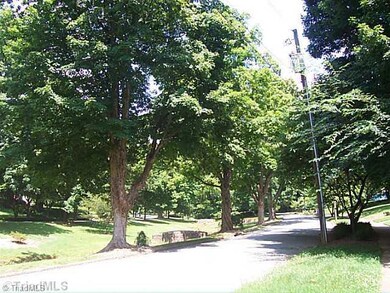 1862 Runnymede Rd, Winston Salem, NC 27104 - photo 3