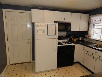 4885 Southwood Dr, Sheffield Lake, OH 44054 - photo 7