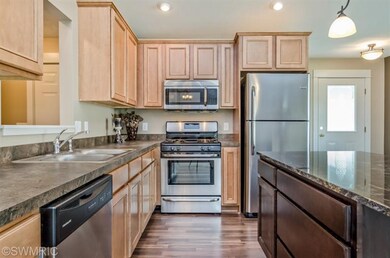 55 Brewer Park Cir unit 18, Grand Rapids, MI 49548 - photo 4