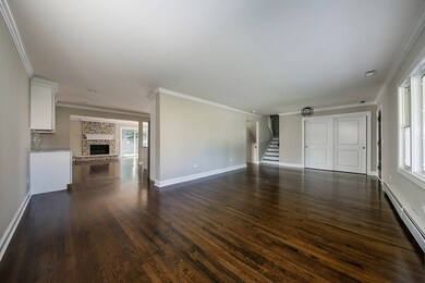 308 Sycamore Dr, Naperville, IL 60540 - photo 4