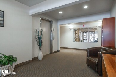 Lobby 1738-SMALL