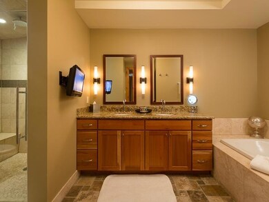 Penthouse 702 (5)