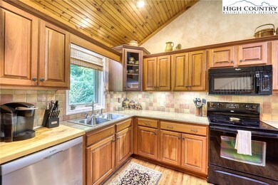 76 Green Ridge unit B, Banner Elk, NC 28604 - photo 5
