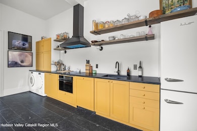 620 Warren St unit C, Hudson, NY 12534 - photo 5