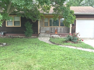 932 25th St, La Salle, IL 61301 - photo 2