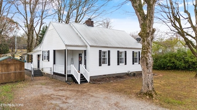 925 Barnabas St, Athens, TN 37303 - photo 2