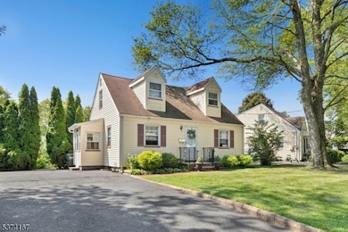 42 Alice Ln, Clark, NJ 07066 - photo 2