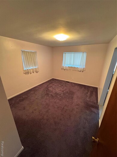 28556 Milton Ave, Warren, MI 48092 - photo 6