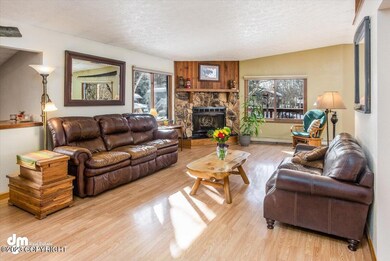 Living room with Fireplace