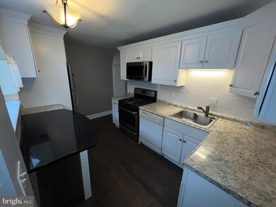 569 E Main St, Norristown, PA 19401 - photo 3