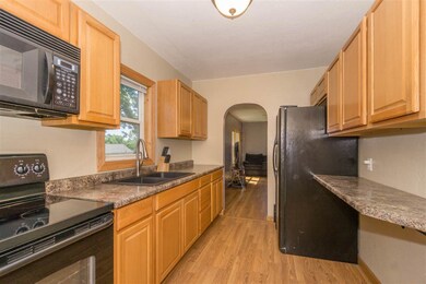 840 Maxwell St, Waterloo, IA 50701 - photo 6