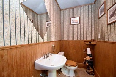 25 Maple St, Whitinsville, MA 01588 - photo 6