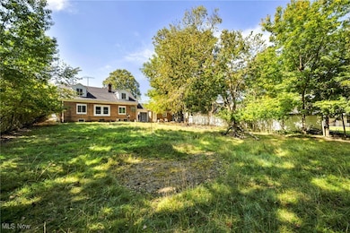 5425 Grasmere Ave, Maple Heights, OH 44137 - photo 4