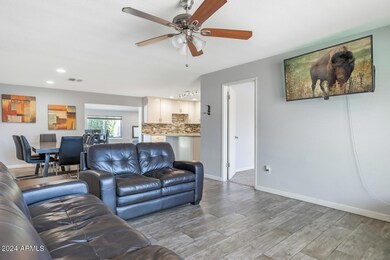 3465 E Shaw Butte Dr Phoenix - 204