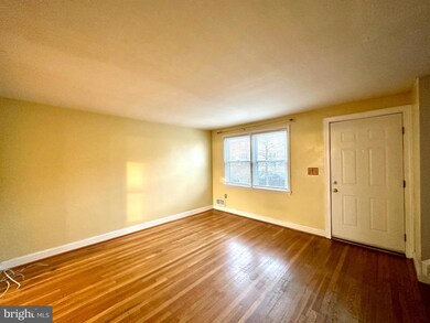 8653 Oak Rd, Parkville, MD 21234 - photo 4
