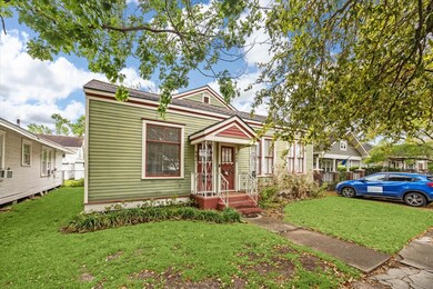 942 Arlington St, Houston, TX 77008 - photo 2