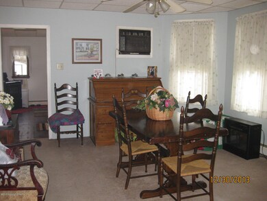 06 Dining Room