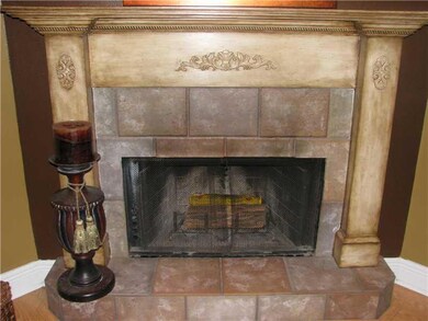 Den/Family/Great Room. GORGEOUS FIREPLACE