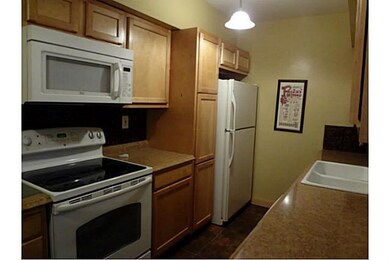 1305 E 33rd Ct, Des Moines, IA 50317 - photo 2