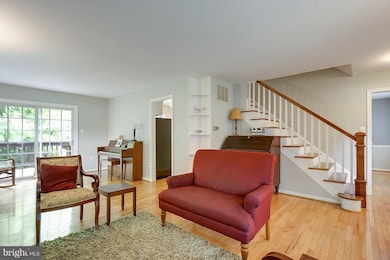 6033 Wilmington Dr, Burke, VA 22015 - photo 4