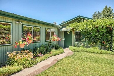 2781 E McAndrews Rd, Medford, OR 97504 - photo 2