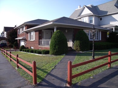 630 S Webster Ave, Scranton, PA 18505 - photo 2