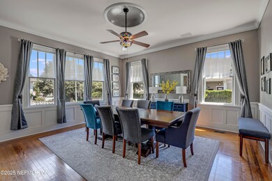 04 Dining Room