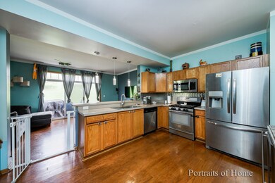 2298 Flagstone Ln unit 51, Carpentersville, IL 60110 - photo 3