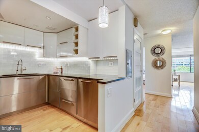 3 Washington Cir NW unit 603, Washington, DC 20037 - photo 7
