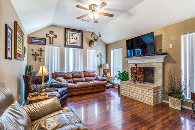 302 N Holloway St, Cleburne, TX 76033 - photo 5