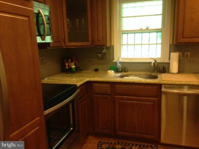 1111 Raydale Rd, Hyattsville, MD 20783 - photo 5