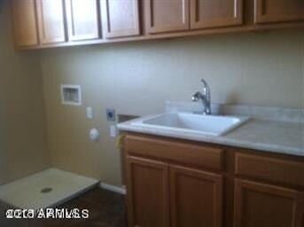 PREVIOUS LISTING PHOTO OF LAUNDRY