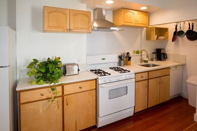 30 Fairmont Ave unit 1, Cambridge, MA 02139 - photo 2