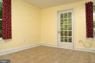 3020 Saint Peters Rd unit 25, Elverson, PA 19520 - photo 4