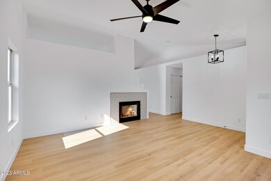 810 S Tobin Cir-5