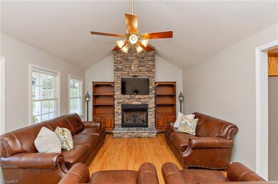 1037 Old Forest Ct, Asheboro, NC 27205 - photo 6