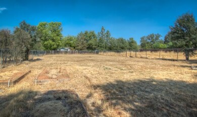 1286 Oakdale Ln, Redding, CA 96002 - photo 5