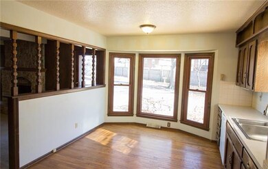 908 NW 12th St, Blue Springs, MO 64015 - photo 4