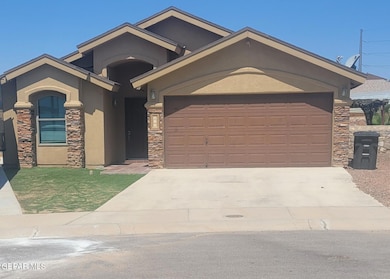 817 Desert Moon Dr, El Paso, TX 79928 - photo 2