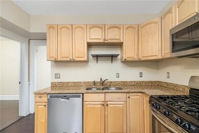 21 Kenyon St unit 1, Providence, RI 02903 - photo 4